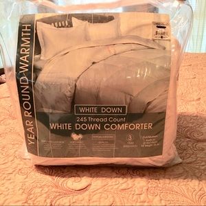 Linens & Things Down Comforter Full/Queen NIP